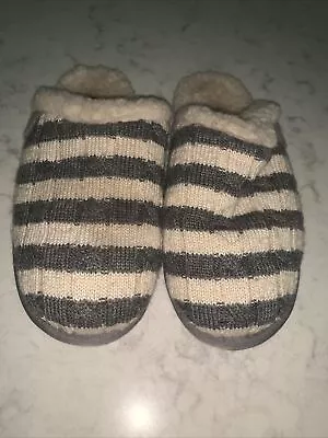 UGG AUSTRALIA Knit Women Stripes Slippers SN 1977 Size 5 US/35 EUR • $19.20