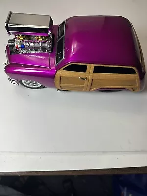 Funline Muscle Machines 1950  Pink/Purple - Ford Woody (  1/18  Scale )  2001 • $29