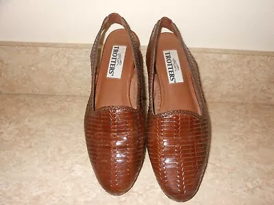 SALE-VTG TROTTERS Slingback Flats Womens Brown Woven Leather Slip On Shoes*7.5 M • $5.99