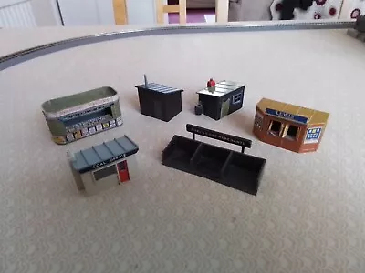 00 Gauge Model Railway Buildings Lot 5 - Huts Kiosks Etc. • £0.99