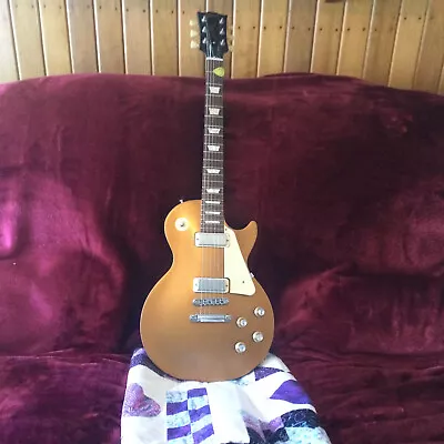 Gibson Les Paul 70's Tribute Studio. • $2490