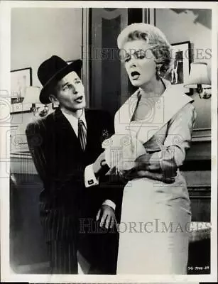 1967 Press Photo Frank Sinatra And Vivian Blaine Star In  Guys And Dolls.  • $29.88