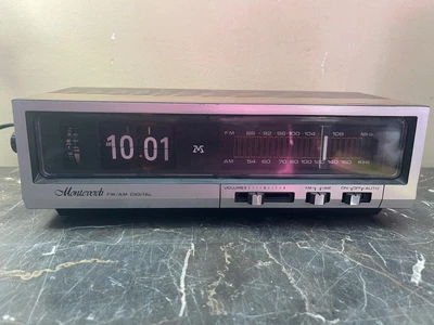 $15 • Buy Vintage Monteverdi (Lloyd's) FM/AM Digital Flip Clock Radio Model J216