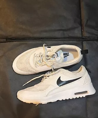 Nike Air Max  Thea Shoes Womens 8.5 US • $40