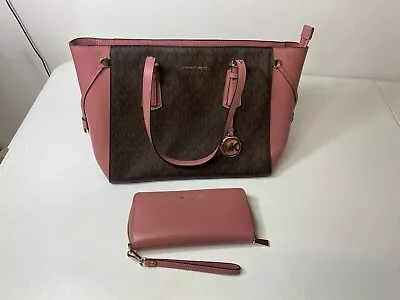 Michael Kors Handbag And Wallet • $200