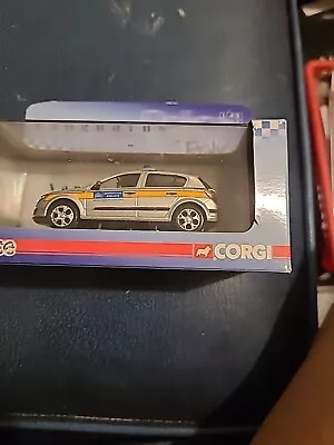 Corgi Vanguards 1:43 VA09405 Vauxhall Astra Met Police Diecast Model New • £12.50