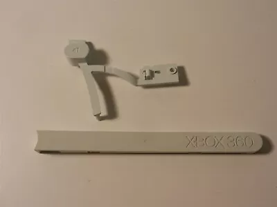 $14.99 • Buy Microsoft Xbox 360 White OEM Replacement Eject Button & Bezel For Disc Tray