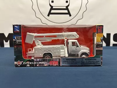 New Ray 1/43 International 4200 Unmarked Line Maintenance Truck 15913 • $19.99