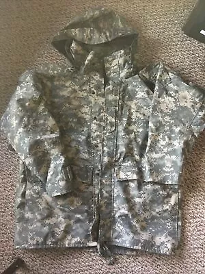 USGI Military Universal Camouflage Cold Weather Gortex Nylon Parka Large VG+ • $59.99