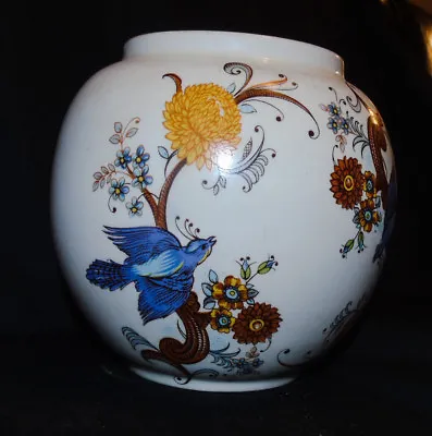 Sadler Vase With Bird Decoration • £9.99
