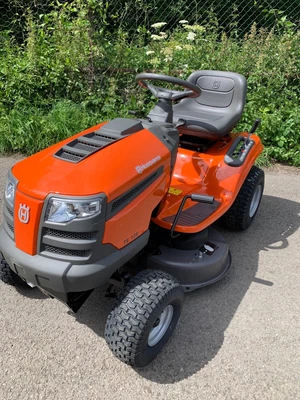 £2400 • Buy Husqvarna TS 138 Ride On Lawnmower Side Discharge
