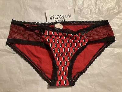 Victoria's Secret Extra Low Rise Hiphugger M Red Penguin Cotton Elastane NWT • $4