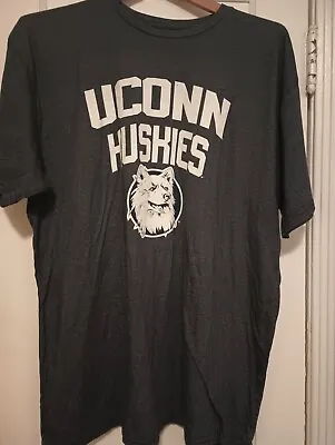 UCONN Huskies Shirt XXL • $9.99