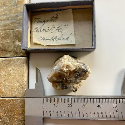 £14 • Buy CARROCK FELL MINE CUMBRIA INTERESTING MINERAL SPECIMEN 27g MF6389
