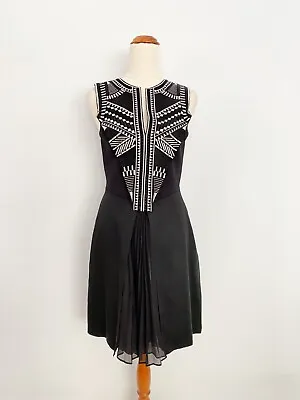$44 • Buy SASS & BIDE Stretch Embroidered The Throwback Sleeveless Event Dress / Sz 10