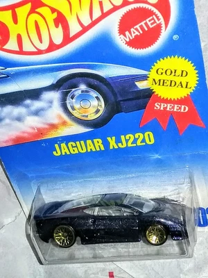£5.79 • Buy Jaguar XJ220 🔥🔥 HOT WHEELS BLUE CARD SERIES 🔥🔥 GOLD METAL GRAY INTERIOR