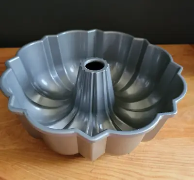 Nordic Ware Pro Cast Original Bundt Pan - 12 Cup - Made In USA • $19.95