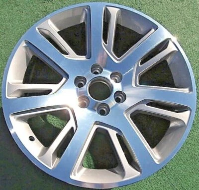 Factory Replica 20" Chrome Wheel Rim For Chevy Tahoe, Suburban, Avalanche LTZ - 6x5.5" Bolt Pattern - Single
