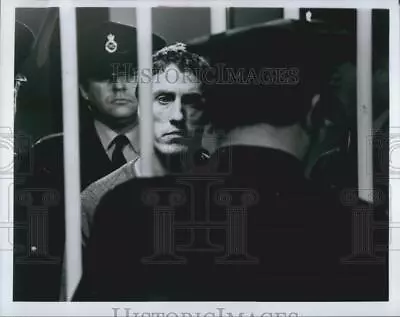 Press Photo Film Television Actor Gabriel Byrne Prison - DFPG40779 • $12.99