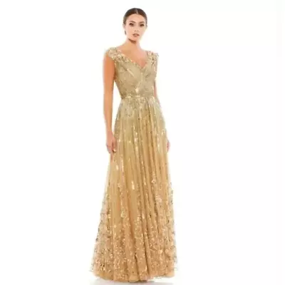 MAC DUGGAL 5223 Champagne Gold Sequin Floral Embellished Long Gown Size 4 NWT • $300