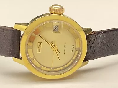 Beautiful Vintage Vulcain 21 Jewels Automatic Date Swiss Made Ladies Wristwatch • $500