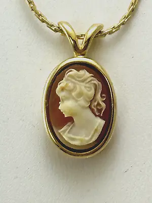 Sweet 1960's Vintage  Cameo Necklace Pendant Double Strand Gold Tone Chain • $15.95