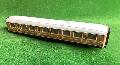 Hornby OO Gauge R435 LNER Gresley Teak Composite Coach Body & Chassis Only #2 • £4.99