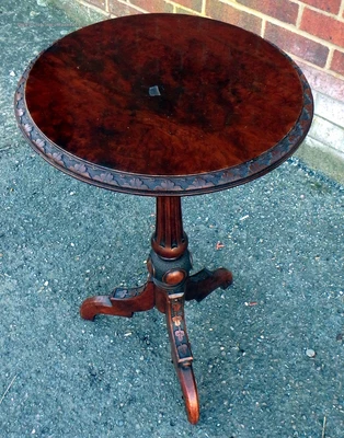 £115 • Buy Victorian Antique Irish Burr Solid Walnut Shamrock Carved Lamp Side Wine Table