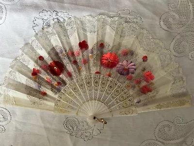 Vintage Floral Lace Edge Fan • £3.99