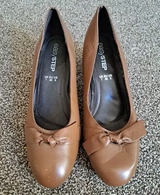 Easystep Brown Shoes Thick Heel Size 7 Hardly Used • £4