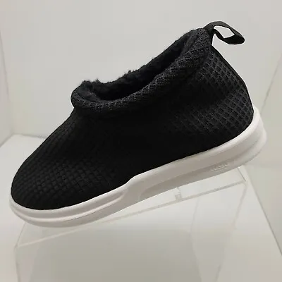 Lusso Cloud Size Men's 7 Women's 8 Black Waffle Knit Shoes Slippers Slip On • $39.99