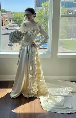 Vintage 1940s Candlelight Satin Lace Wedding Dress Bridal Gown Ruffle Train XS/S • $375