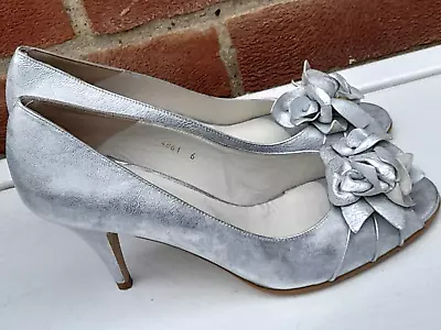 Mary G Ultimate Collection Silver Floral Detail Peep-Toe Shoes UK6/EU39 VGC  • £12.99