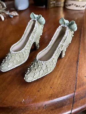 £4.80 • Buy Vintage Matched Pair Of Pottery China Shoe Ornaments - Good Condition Lovely