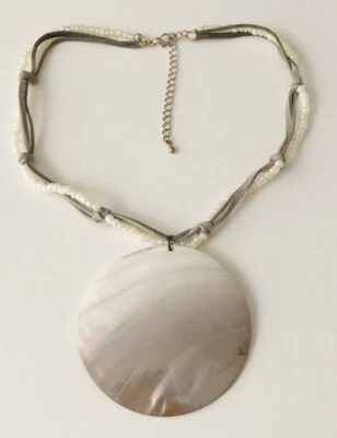 £0.99 • Buy Ivory Grey Round Disc Shell Pendant  In Seed Beads & Cords Necklace
