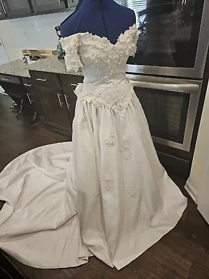 Vintage Lamour Traditional Off White Drop Shoulder Beaded  Wedding Dress 8 • $284