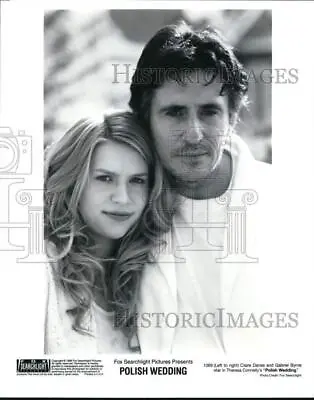 1998 Press Photo Claire Danes And Gabriel Byrne Star In  Polish Wedding.  • $15.99