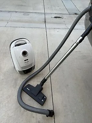 Miele Quartz Canister Vacuum Cleaner 300…1200W Made In Germany W Hose N Floor • $149