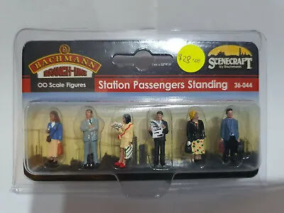 Bachmann Scenecraft 36-044 Station Passengers Standing OO Scale • $28