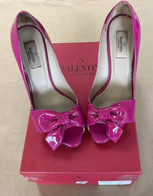 Valentino Fuchsia Patent Leather Bow Peep Toe Pumps Size EU39/US8 Wedding Party￼ • £121.48