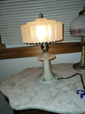 Vtg Frosted Circular Scalloped Edge Lamp • $95