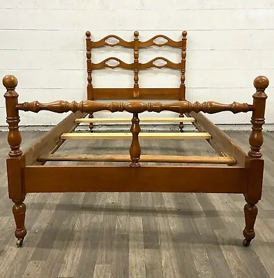 Vintage Maple Twin Size Cannonball Bed • $749