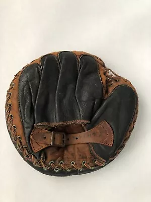 Vintage Baseball Catcher's Mitt  1930's Or 1940's- • $50