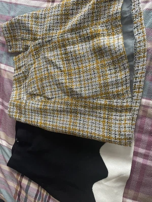 £0.99 • Buy 2x Ladies Skirts Size Small ( Zara And M&s).