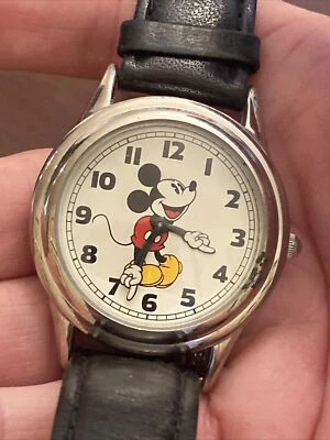 $41.99 • Buy Fossil~**MICKEY MOUSE WATCH**~Mickey & Co~LTD EDITION~SilverTone~LEATHER BAND