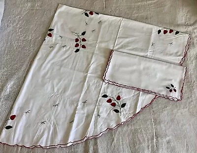 $19.99 • Buy Vintage Strawberry Embroidered Applique Oblong Linen Table Cloth & 8 Napkin Set