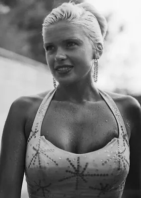 Jayne Mansfield Unsigned 10  X 8  Photo - Beautiful American Actress *23 • £2.70