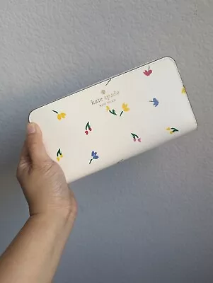 Kate Spade Dana Shoreside Toss Floral  Large Continental Wallet Cream Multi • $89