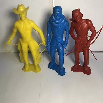 Vintage Plastic 5  Figures Cowboys And Indians  • $14.60