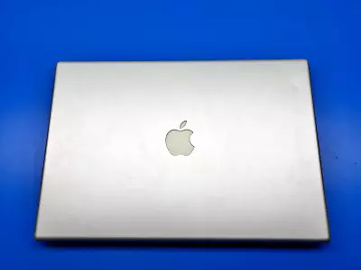 Apple MacBook Pro 15  2007 2.2GHz Core 2 Duo 2GB RAM NO HDD NO BATTERY SPOT - 2 • $40